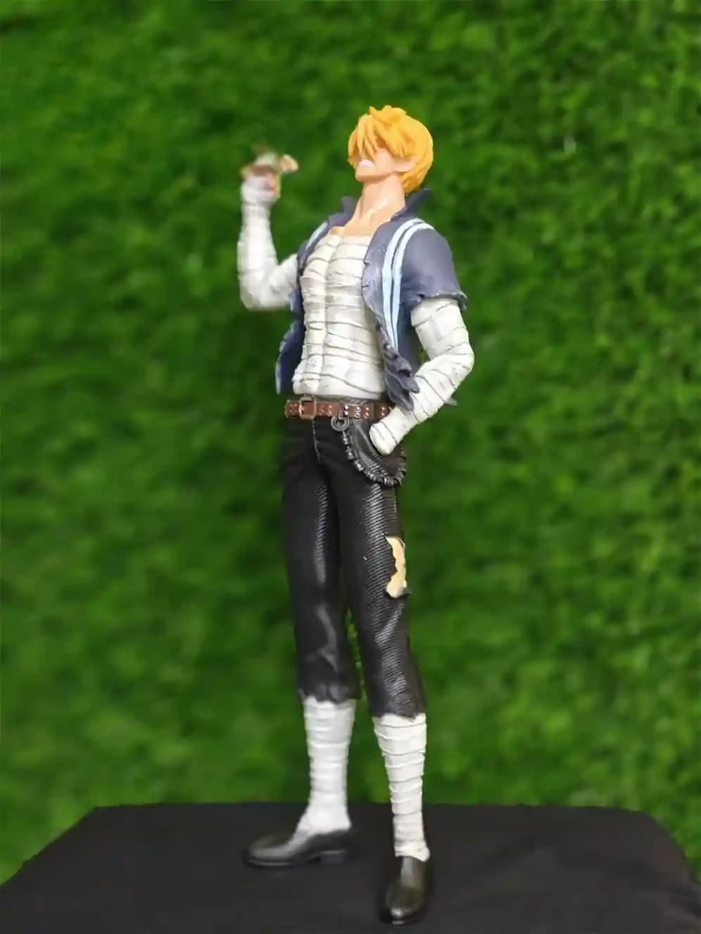 Sanji Bandaged Figure – One Piece Collectible